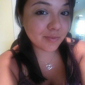 Meet your Posher, Myriam